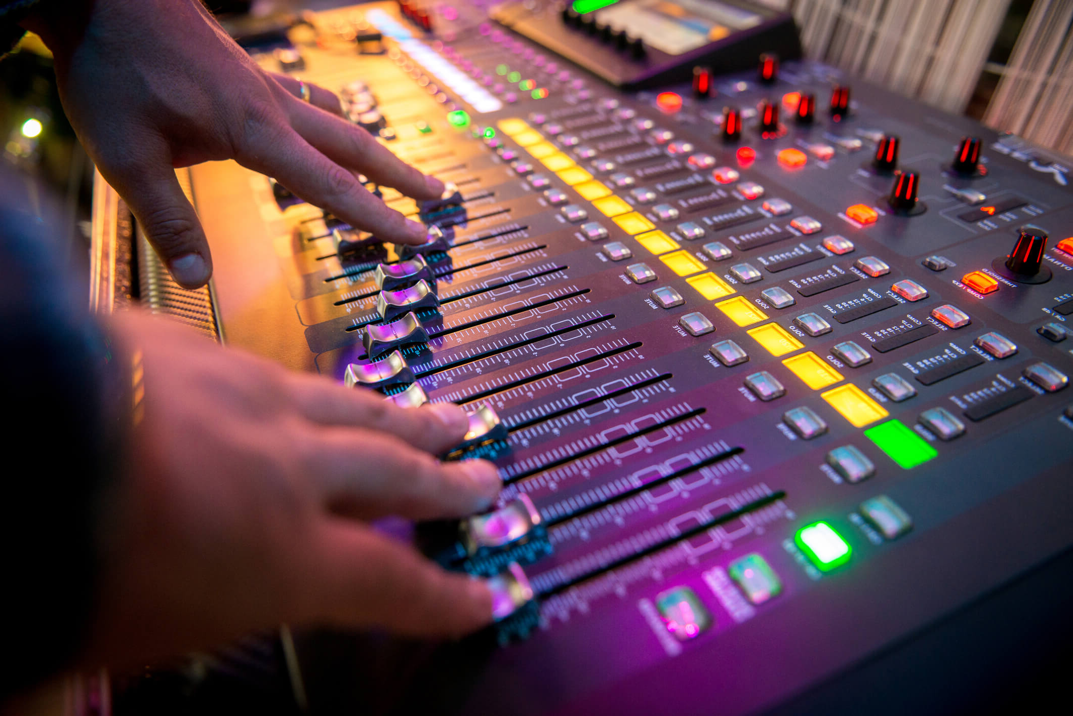 AEQ Produções Sonorização ao vivo